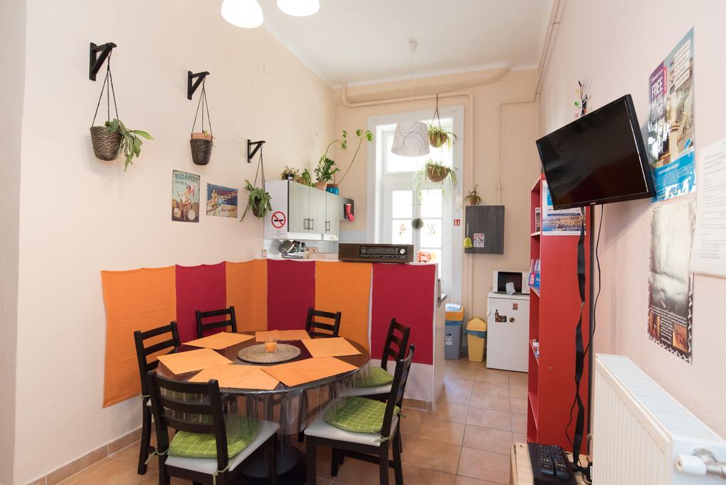 Downtown Oasis Hostel Budapest Luaran gambar