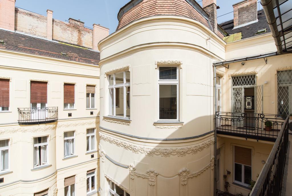 Downtown Oasis Hostel Budapest Luaran gambar